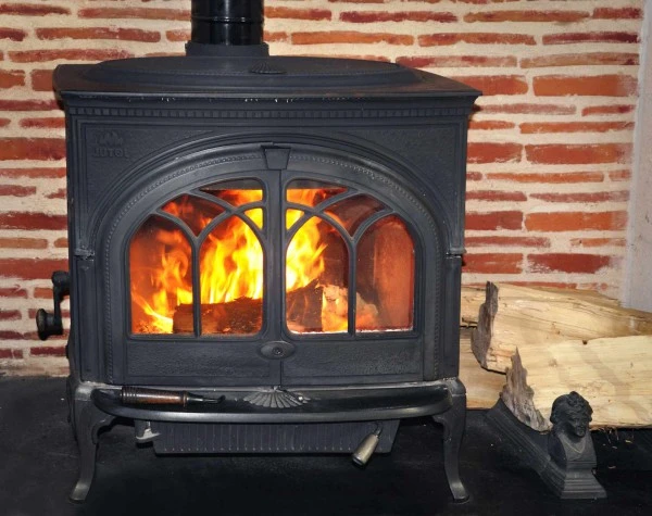 Cheminée à Saint-Ferréol-d'Auroure  | TOUT FEU TOUT FLAMME